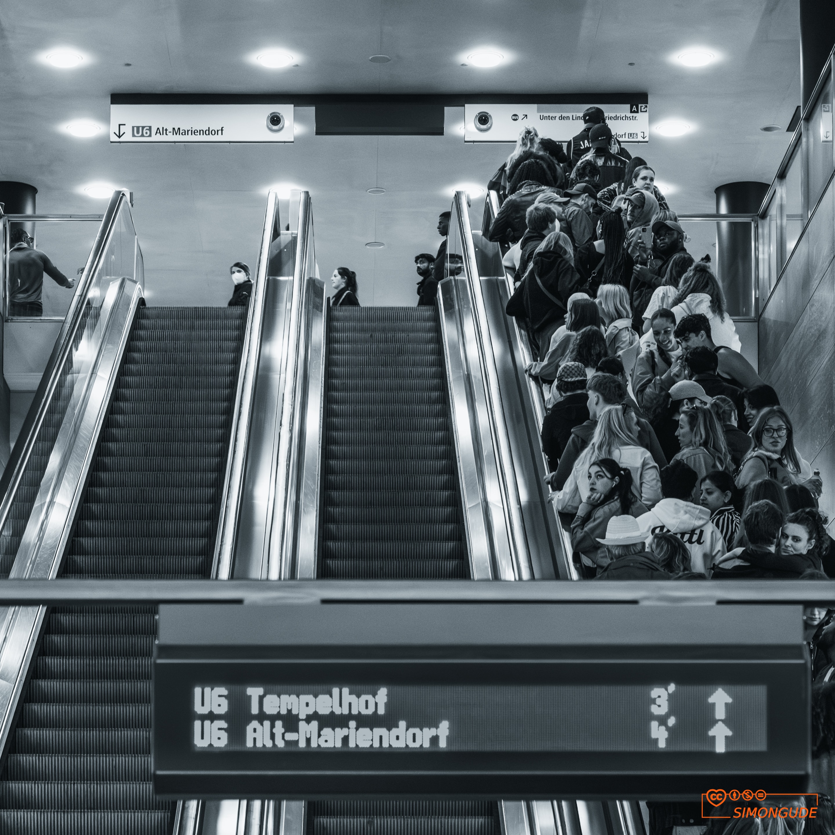 Street Photography by Simon Gude