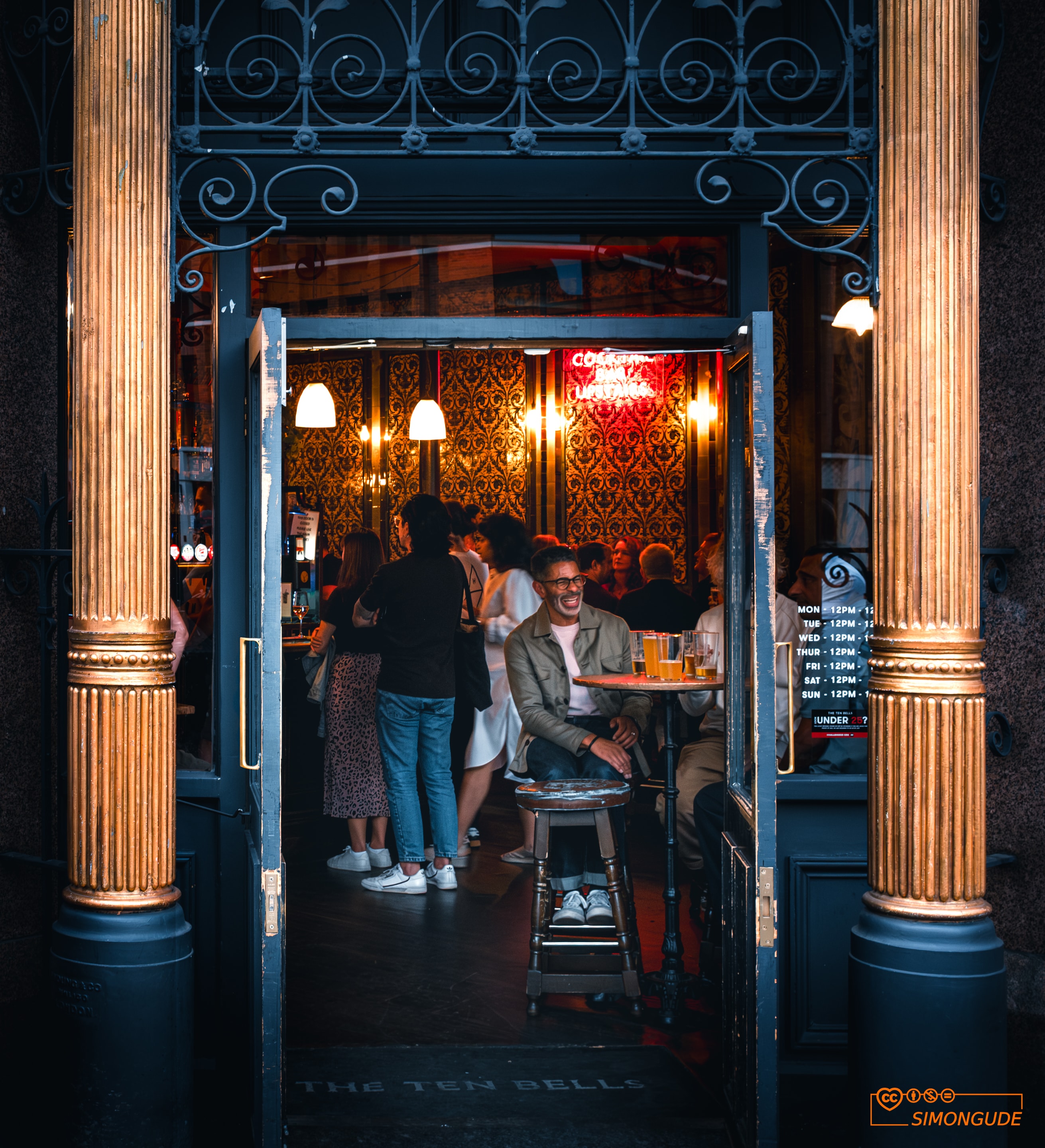 Street Photography by Simon Gude